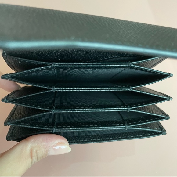 SADDLE FLAP CARD HOLDER - Picture 5 of 8